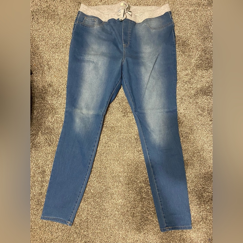 Brand new never worn jeggings